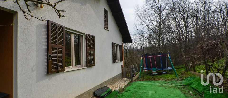 Casa indipendente 7 locali di 160 m² in Carcare (17043)