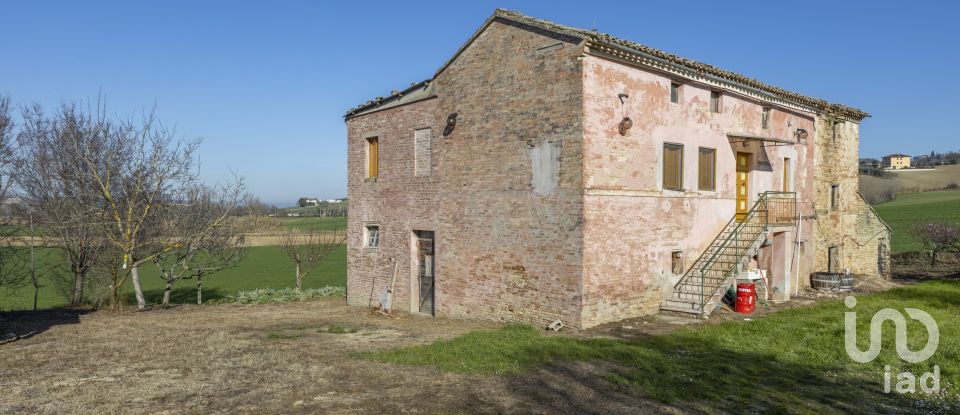 Rustico 3 locali di 270 m² in Recanati (62019)