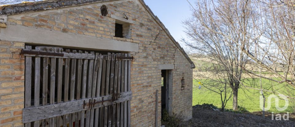 Rustico 3 locali di 270 m² in Recanati (62019)