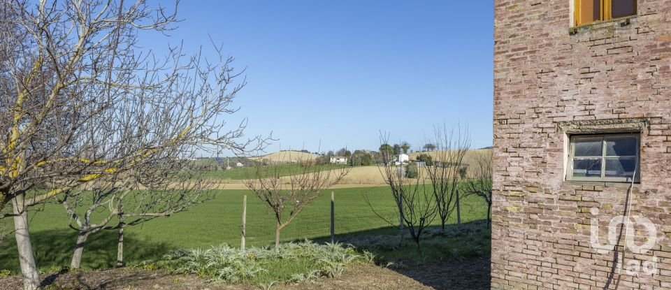 Rustico 3 locali di 270 m² in Recanati (62019)