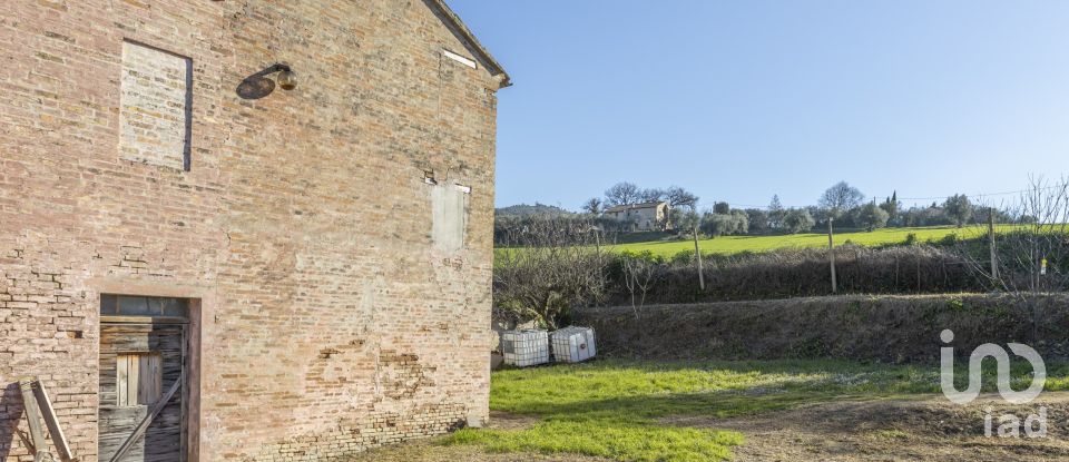 Rustico 3 locali di 270 m² in Recanati (62019)