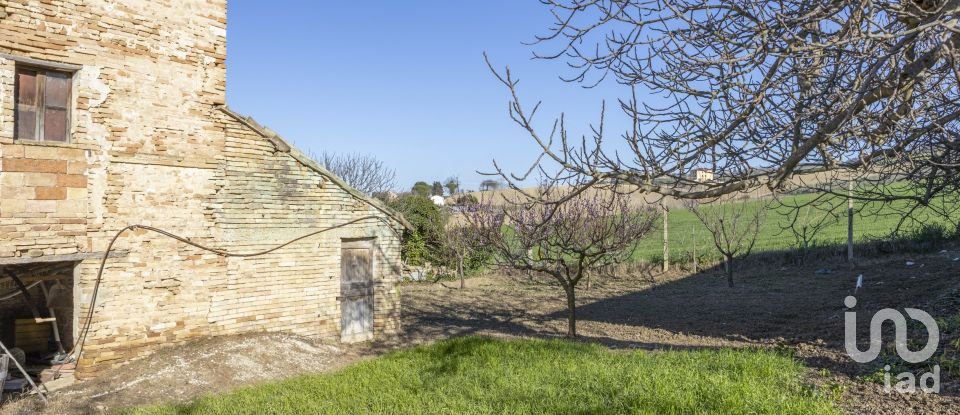 Rustico 3 locali di 270 m² in Recanati (62019)