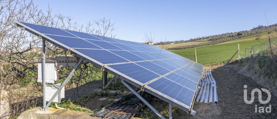 Rustico 3 locali di 270 m² in Recanati (62019)