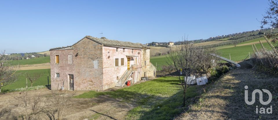 Rustico 3 locali di 270 m² in Recanati (62019)