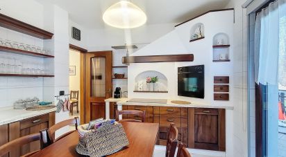 Casale 6 locali di 303 m² in Aymavilles (11010)