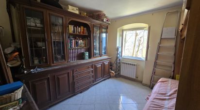 Appartamento 5 locali di 75 m² a Genova (16162)