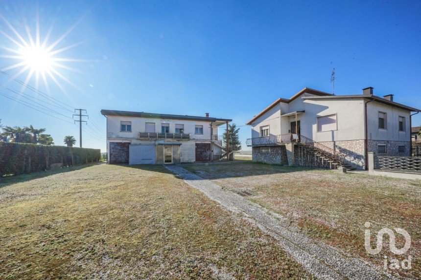 Casa indipendente / Villa 7 locali di 290 m² in Codigoro (44021)