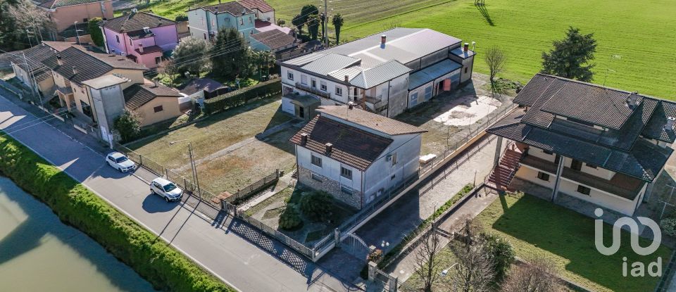 Casa indipendente / Villa 7 locali di 290 m² in Codigoro (44021)