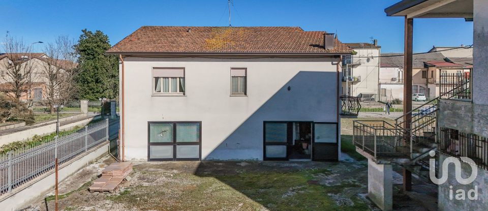 Casa indipendente / Villa 7 locali di 290 m² in Codigoro (44021)