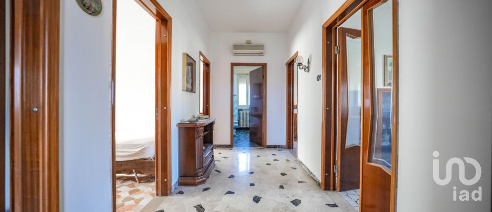 Casa indipendente / Villa 7 locali di 290 m² in Codigoro (44021)