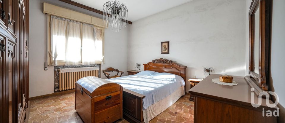 Casa indipendente / Villa 7 locali di 290 m² in Codigoro (44021)