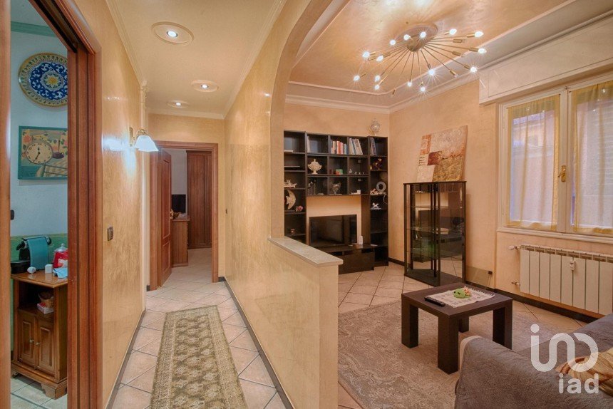 Trilocale di 69 m² a Genova (16123)