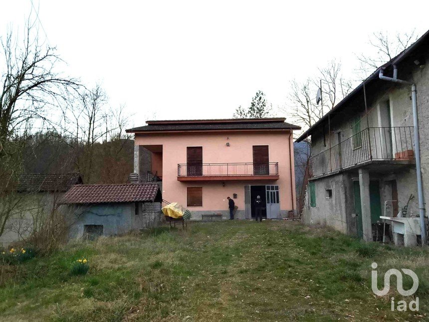 House 11 rooms of 219 m² in Cartosio (15015)