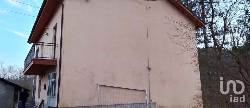 House 11 rooms of 219 m² in Cartosio (15015)