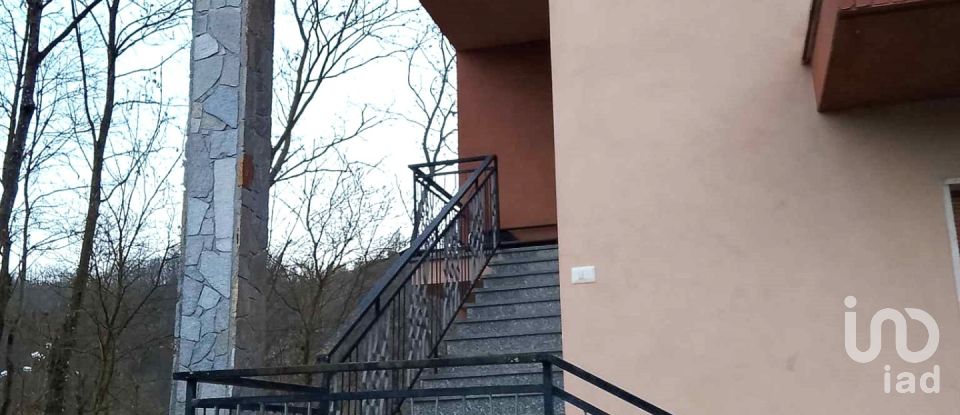 House 11 rooms of 219 m² in Cartosio (15015)