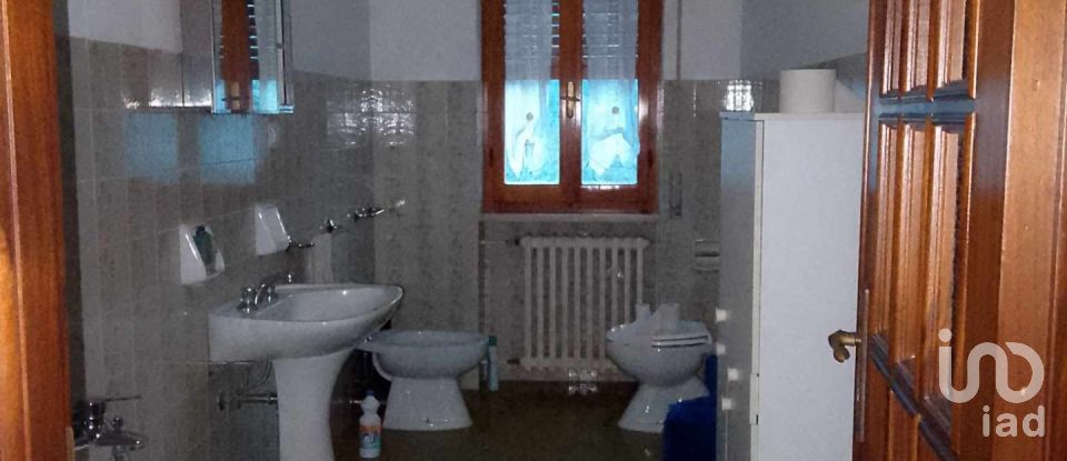 House 11 rooms of 219 m² in Cartosio (15015)