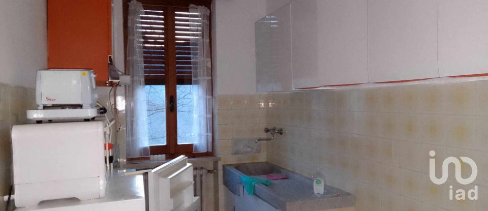 House 11 rooms of 219 m² in Cartosio (15015)