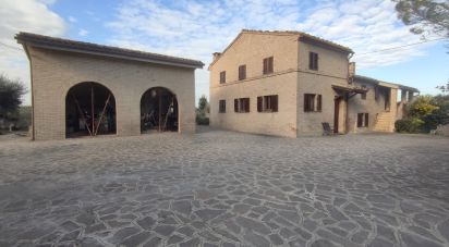 Casa indipendente / Villa 5 locali di 270 m² in Macerata (62100)