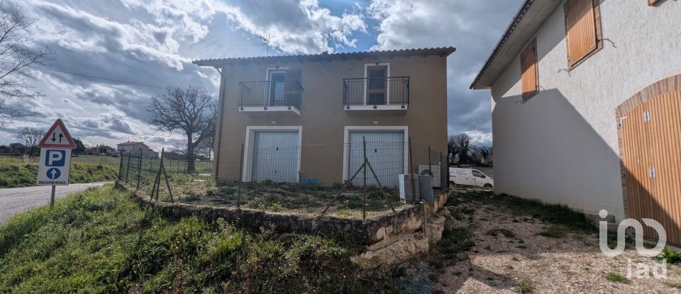 House 5 rooms of 180 m² in Ripe San Ginesio (62020)