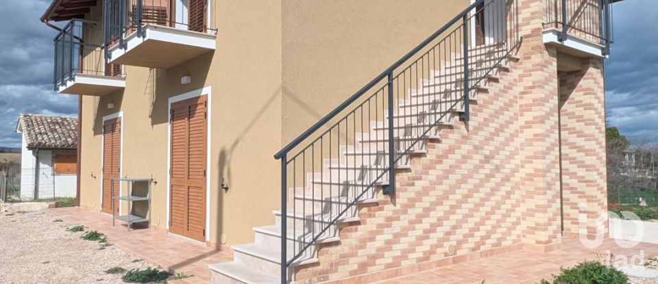 House 5 rooms of 180 m² in Ripe San Ginesio (62020)