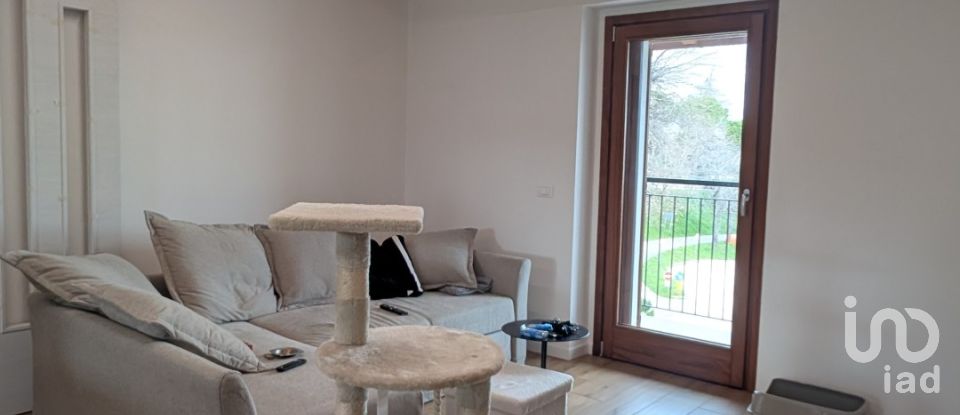 House 5 rooms of 180 m² in Ripe San Ginesio (62020)