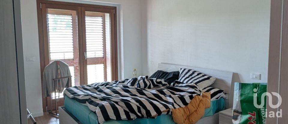 House 5 rooms of 180 m² in Ripe San Ginesio (62020)