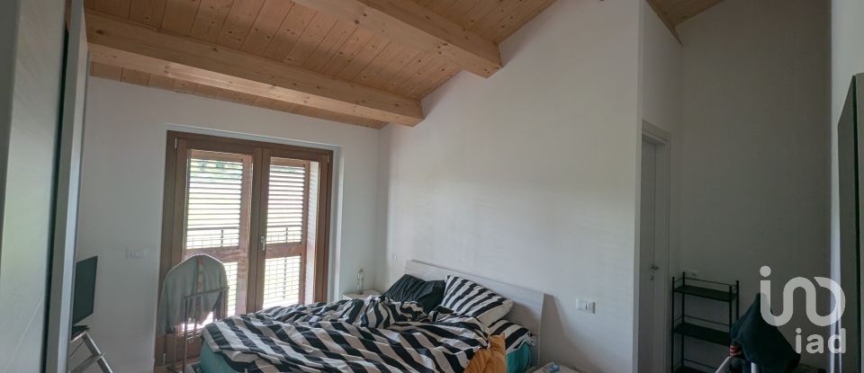 House 5 rooms of 180 m² in Ripe San Ginesio (62020)