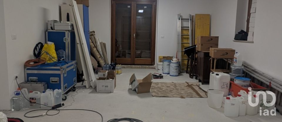 House 5 rooms of 180 m² in Ripe San Ginesio (62020)