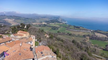 Townhouse 13 rooms of 361 m² in Ancona (60129)