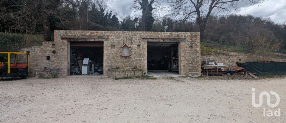 Casa indipendente 10 locali di 320 m² in Ripe San Ginesio (62020)