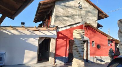 House 6 rooms of 100 m² in Vercelli (13100)