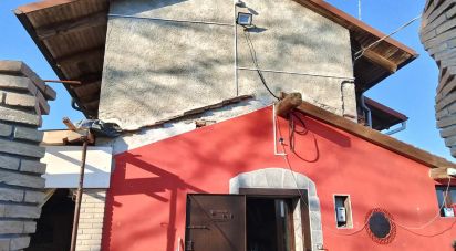 House 6 rooms of 100 m² in Vercelli (13100)