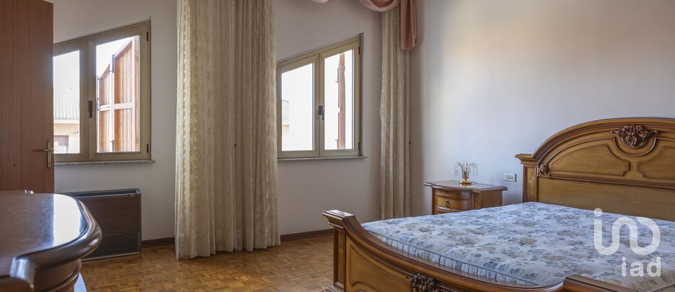 Appartamento 5 locali di 153 m² a Urbisaglia (62010)