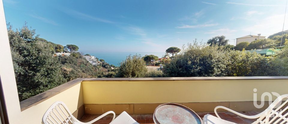 Casale 15 locali di 347 m² in Arenzano (16011)