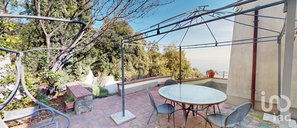 Casale 15 locali di 347 m² in Arenzano (16011)