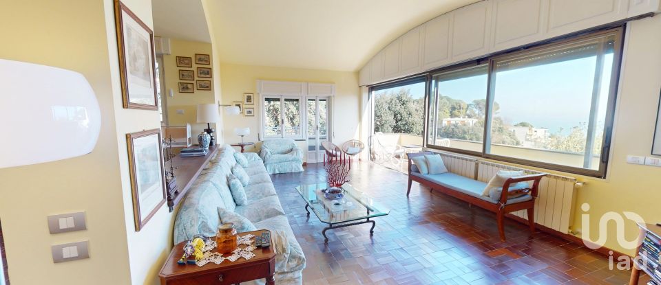 Casale 15 locali di 347 m² in Arenzano (16011)