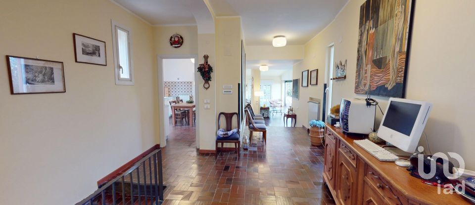 Casale 15 locali di 347 m² in Arenzano (16011)