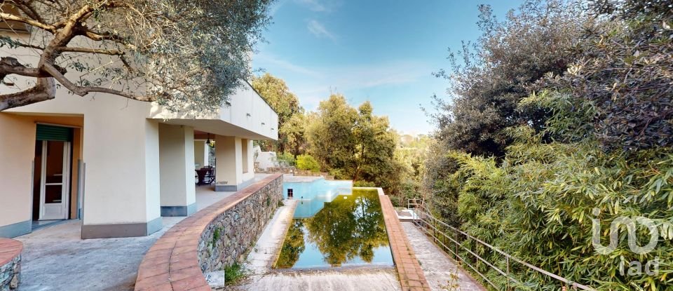 Casale 15 locali di 347 m² in Arenzano (16011)