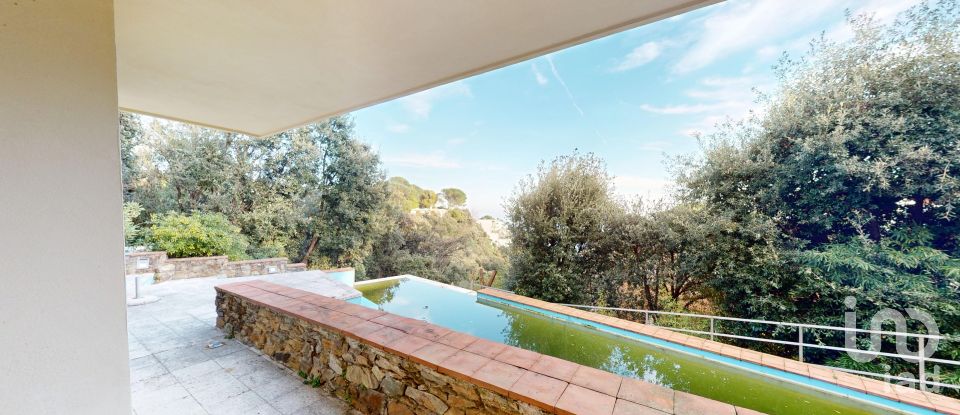 Casale 15 locali di 347 m² in Arenzano (16011)