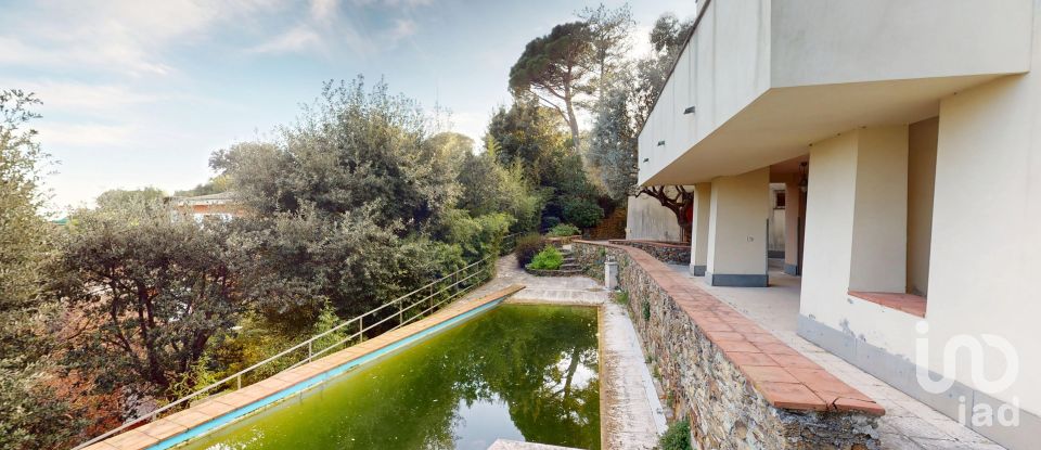 Casale 15 locali di 347 m² in Arenzano (16011)