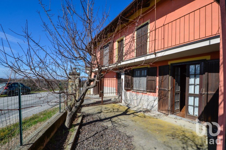 Villa Bifamiliare 11 locali di 300 m² in Murazzano (12060)