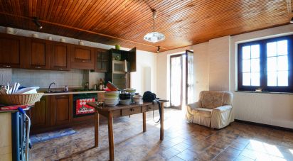 Villa Bifamiliare 11 locali di 300 m² in Murazzano (12060)