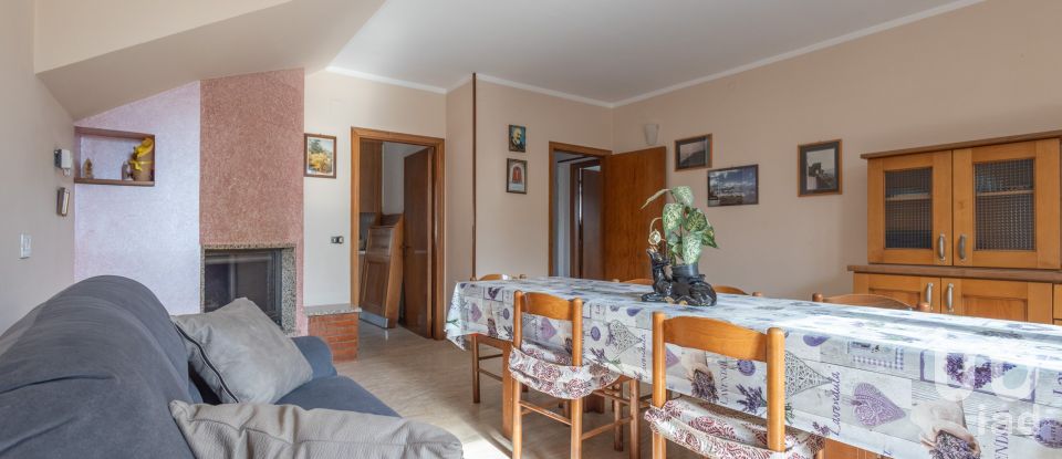 Townhouse 8 rooms of 233 m² in Treia (62010)