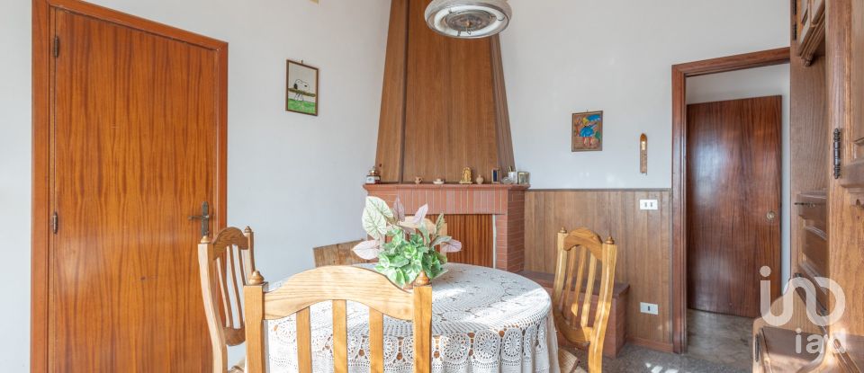 Townhouse 8 rooms of 233 m² in Treia (62010)