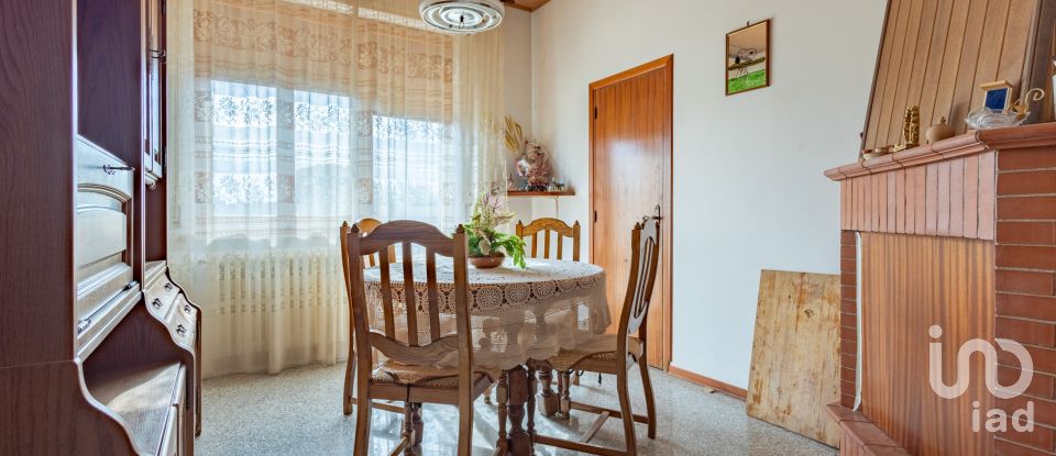 Townhouse 8 rooms of 233 m² in Treia (62010)