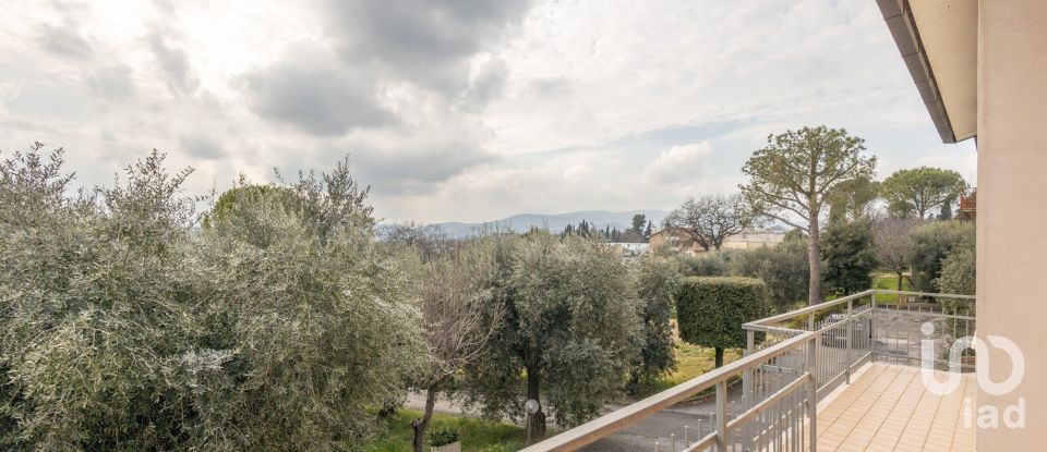 Townhouse 8 rooms of 233 m² in Treia (62010)