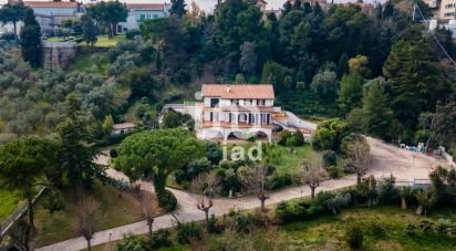 Casale 22 locali di 500 m² in Giulianova (64021)