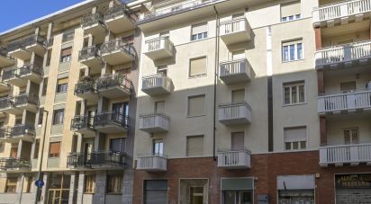 Three-room apartment of 72 m² in Torino (10139)