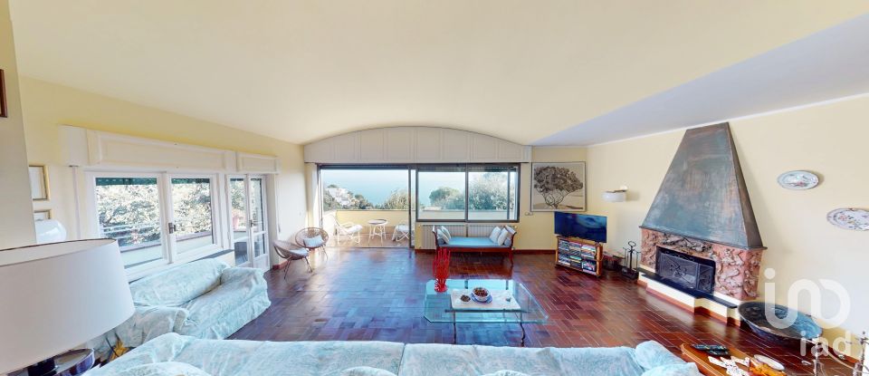 Casale 15 locali di 347 m² in Arenzano (16011)