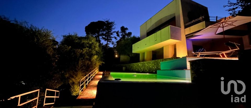 Casale 15 locali di 347 m² in Arenzano (16011)